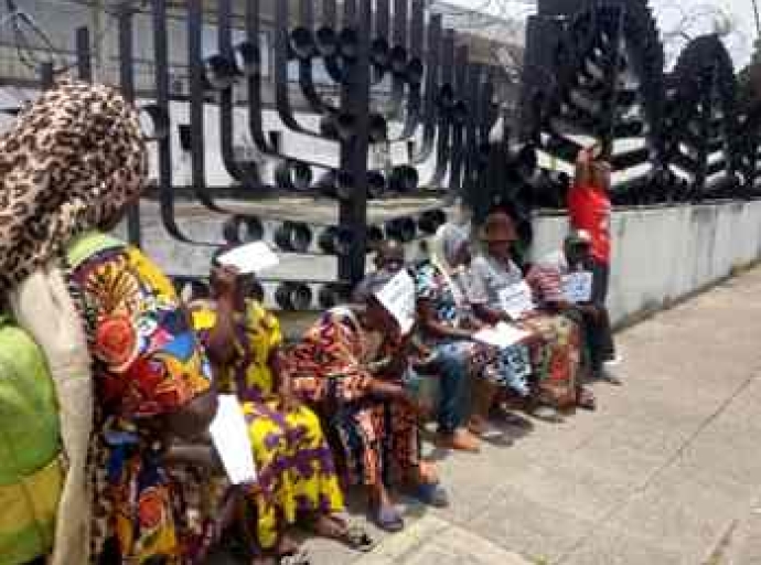 Après des mois d’inaction, Kinshasa : les sinistrés de Matadi Kibala devant le palais de la Nation pour revendiquer l’exécution de la promesse du gouvernement