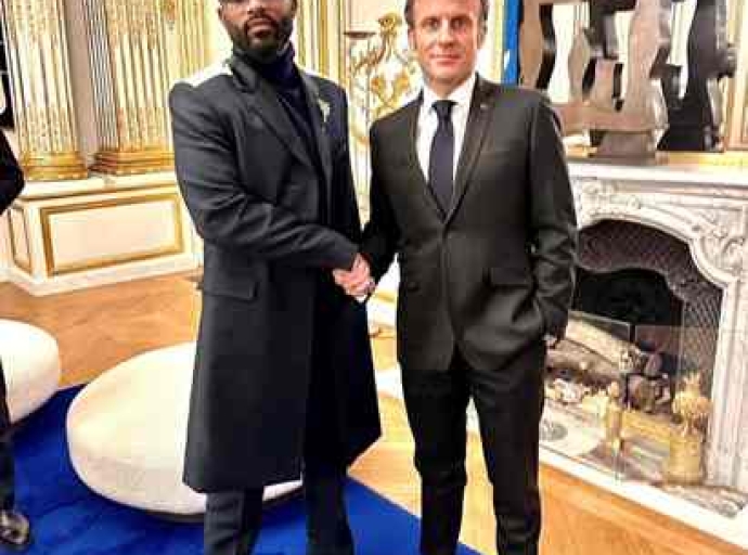 De passage à Bandalungwa, fief originel de l’artiste à Kinshasa : Voici pourquoi Macron s’intéresse trop à Fally !
