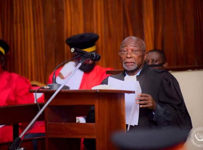 Vient de paraître : ‘’4 Bâtonnats nationaux, 65 Discours et Leçons’’ du Bâtonnier Tharcisse Matadiwamba