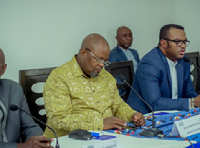 Transport, logement et alignement à la prime des risques professionnels, Bibwa 3 : Mbungani, Boji et Lihau négocient avec l’intersyndicale du secteur de la santé sur les avantages sociaux des médecins et pro-santé !