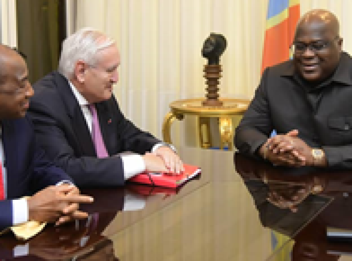 Après le Pape François, Macron et le Conseil de Sécurité de l’Onu , RDC : Jean-Pierre Raffarin à la tête d’une délégation de leaders pour la paix chez Tshisekedi !