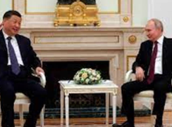 Le Président Xi Jinping et le Président russe Vladimir Poutine ont tenu un entretien élargi
