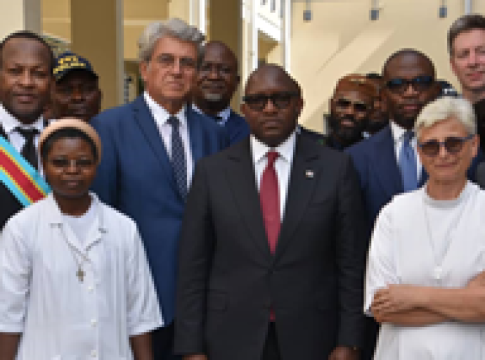 Lutte contre la mortalité et la morbidité materno-infantiles, Kinshasa : Sama Lukonde inaugure la nouvelle maternité du Centre hospitalier Kingasani des sœurs des pauvres de Bergame