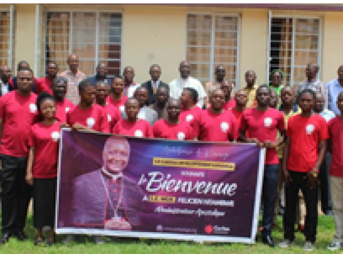 Kasaï Central: en visite pastorale, Mgr Ntambue inaugure la cafétéria de la Caritas Kananga