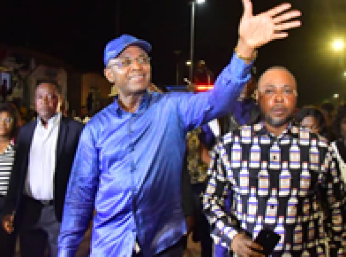 Kinshasa : Gentiny Ngobila éclaire l'avenue Elengesa nouvellement construite