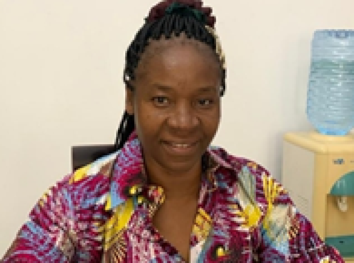 Isidore Ndaywel : Marie-Claire Mutanda Mikobi Mbayo jette de fleurs !