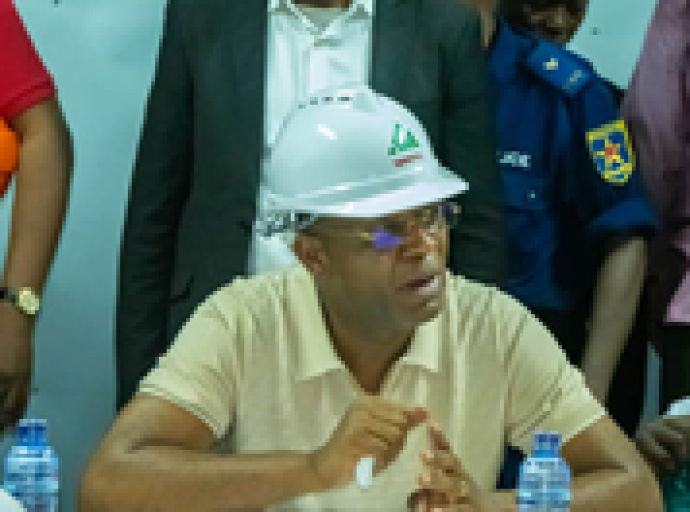 Kinshasa : Gentiny Ngobila au four et au moulin pour le marché ‘’Zando Moderne’’