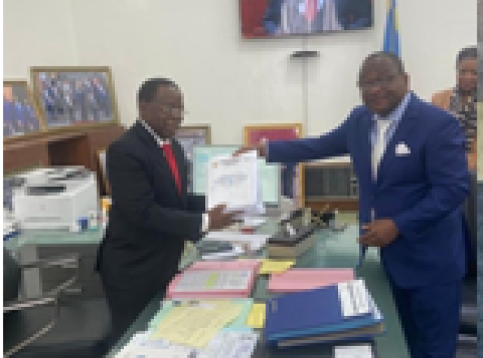 CNDH : Paul Nsapu dépose le rapport annuel 2022 chez Bahati Lukwebo