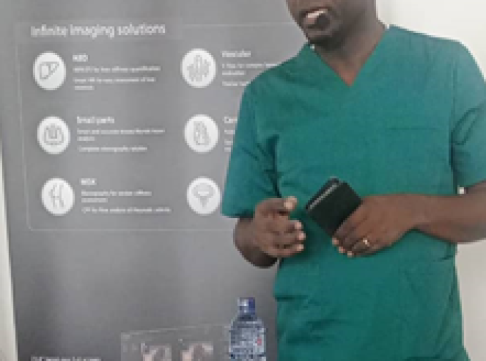 Au cours du pré-congrès d'ndoscopie   De la théorie à la  pratique :   une chirurgie d'ablation de l'utérus vécue en direct à Kinshasa