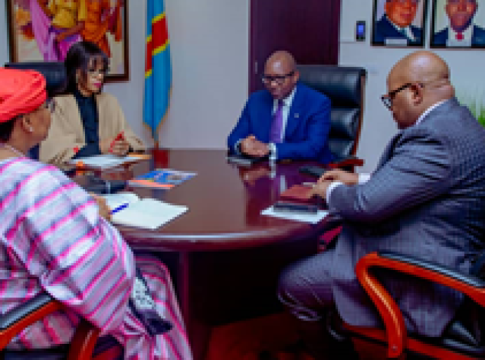 RDC : le taux de change du Franc Congolais au menu d’une réunion restreinte de Conjoncture économique