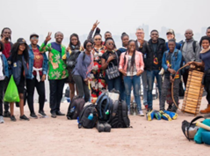 2ème édition de la Nuit des Diseurs à Brazzaville : Un festival d’art oratoire fait vibrer les villageois de l’île Mbamou !