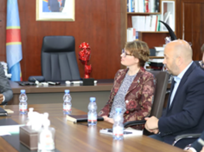 RDC-Grande Bretagne : Patrick Muyaya et Alyson King passent en revue les opportunités des relations bilatérales