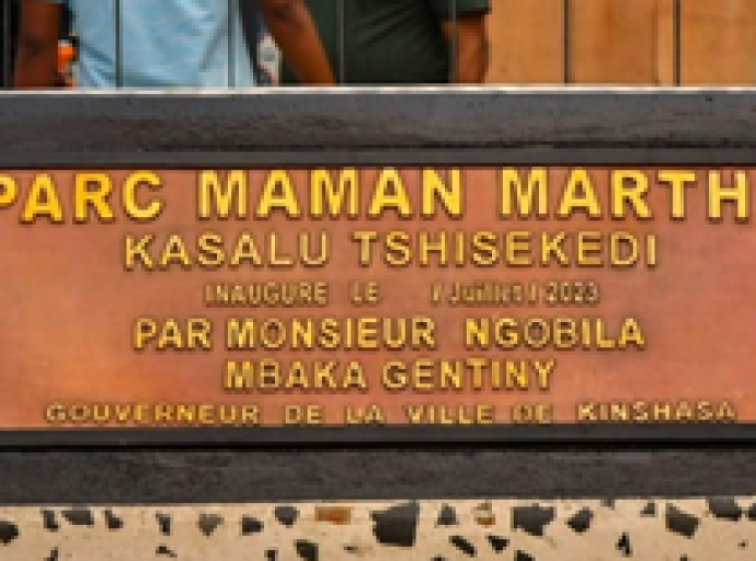 Kinshasa : Gentiny Ngobila inaugure un nouveau parc baptisé ‘’Maman Marthe Kasalu Tshisekedi ‘’