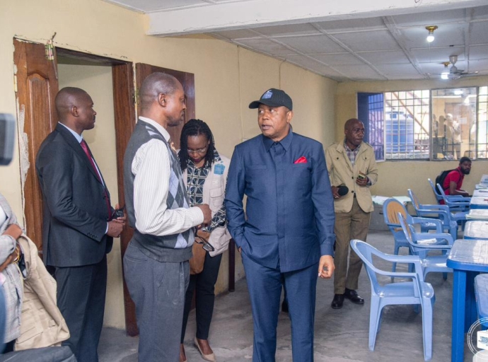 Visite des BRTC situés dans les antennes de N'Djili et Kalamu, Denis Kadima : «Nous n'irons pas au-delà du 23 juillet 2023 et il n'y aura pas de système de jetons»