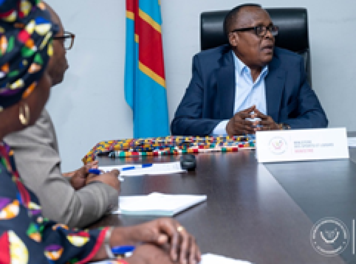 RDC : Kabulo remet les tenues aux athlètes et promet de continuer à se battre pour la prime