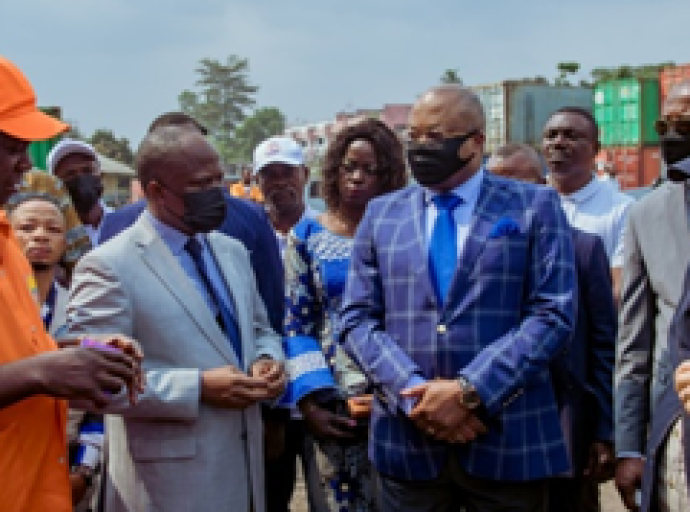 Kinshasa : Paul Gaspard Ngodankoy visite le site de l’Office des Routes en appui au PDL-145 T