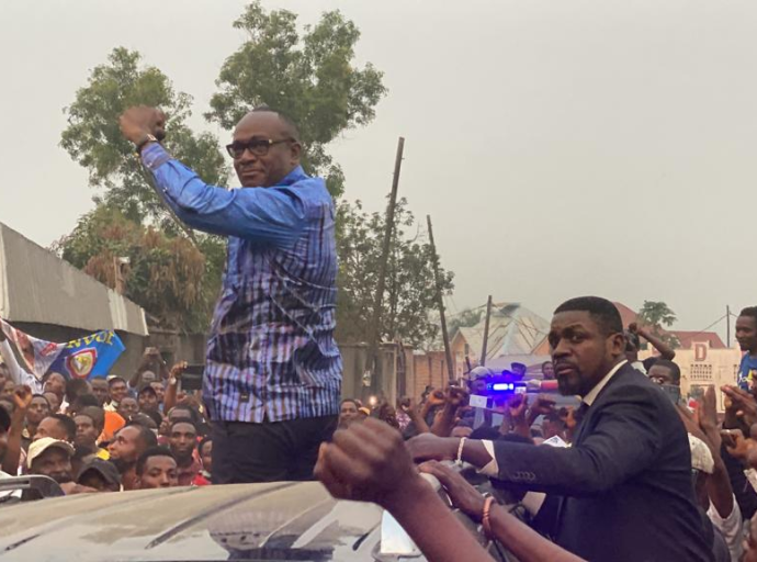 Vive condamnation du parti Envol, Violence politique : Delly Sesanga pris pour cible à Kananga
