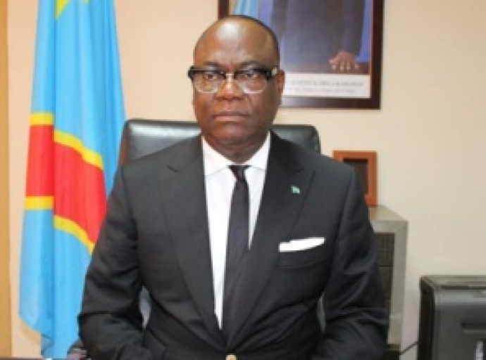 RVA : Kin-kiey Mulumba impressionné par le travail de la Gouverneure Fifi Masuka au Lualaba 