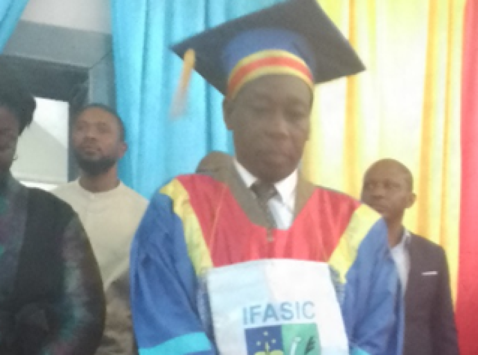 IFASIC : Anaclet Vungbo, thèse présentée et acceptée avec mention ‘’Distinction’’ !