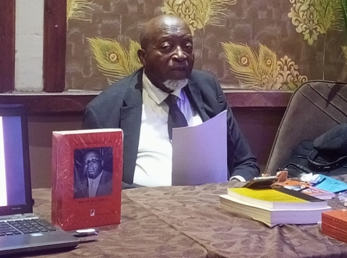 Le Professeur émérite Jean-Marie Mutamba Makombo décrypte l’ouvrage «Une vie de combats (Mémoires)» de Sylvestre Mudingayi