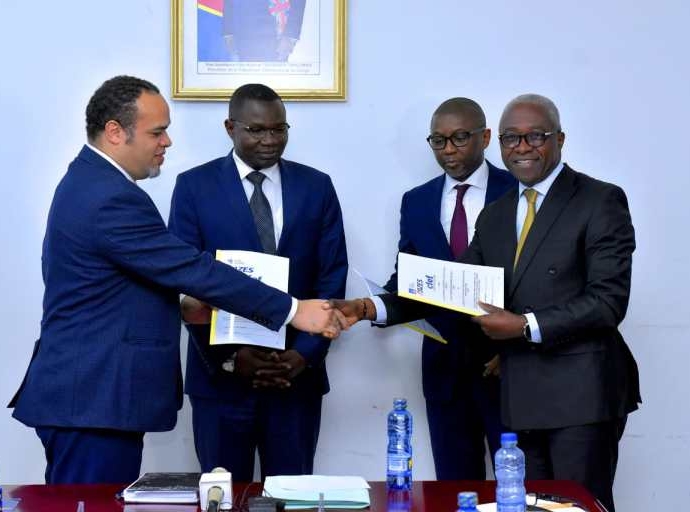 En présence de Julien Paluku, le Ministre de l’Industrie  RDC : la SNEL a signé avec l’AZES et la CFEF  le    Protocole d’Accord statuant sur la fourniture d'électricité dans la Zone Economique Spéciale (ZES) de Maluku 
