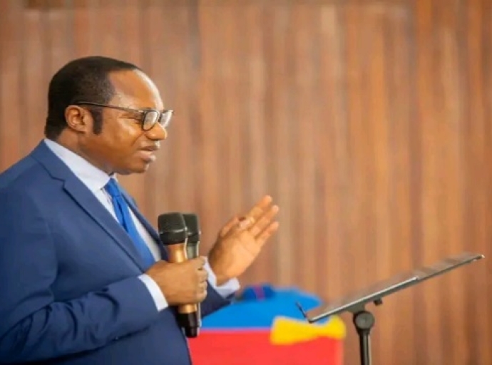 Il désiste en faveur du N°20, Présidentielle 2023 : Noël Tshiani appelle les congolais à offrir un second mandat à Félix Tshisekedi