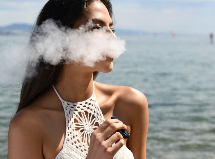 L’OMS dénonce la « pandémie » de cigarettes électroniques chez les jeunes dans le monde