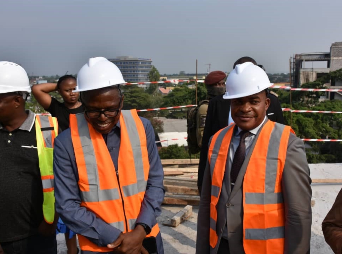 Kinshasa : Dieudonné Kamuleta inspecte le chantier du bâtiment annexe du siège de la Cour constitutionnelle