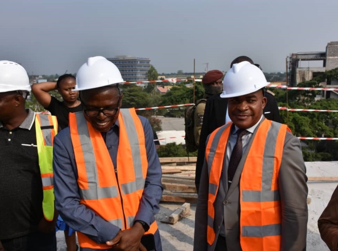 Kinshasa : Dieudonné Kamuleta inspecte le chantier du bâtiment annexe du siège de la Cour constitutionnelle