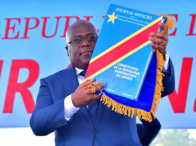 Constitution : Félix Tshisekedi va-t-il se laisser induire en erreur ?
