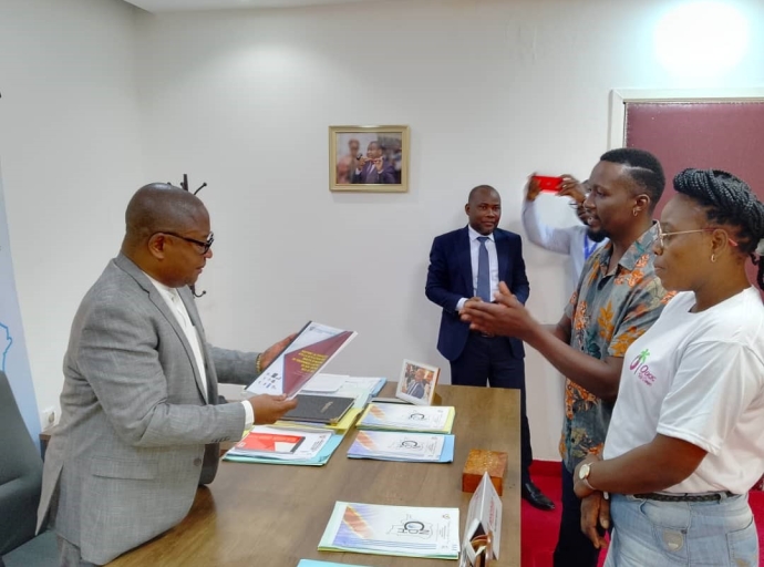 RDC:  le rapport alternatif sur les droits des personnes LGBTI remis à la CNDH-RDC 