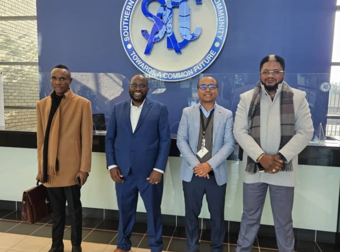 Jean Thierry Monsenepwo visite le siège de la SADC à Gaborone