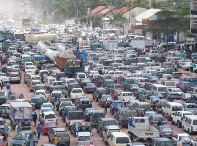 Fluidité de la circulation routière , Martin Fayulu: « Est-ce que ceux qui dirigent la RDC mesurent vraiment le coût des embouteillages à Kinshasa et sur la route de Matadi?»