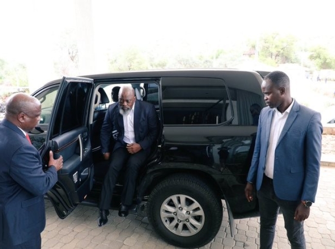 Ni inquiété, ni restreint de liberté dans son pays, Olive Lembe : « Joseph Kabila ne s'est jamais exilé »