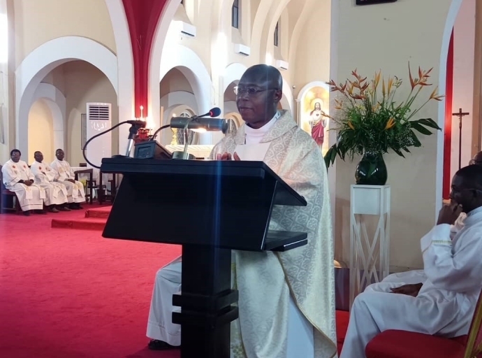 Messe d’action de grâce à Kinshasa, Père Rigobert Kyungu : ‘’ Nous gardons du Pape François le souvenir d’un vrai jésuite, un vrai fils de saint Ignace’’