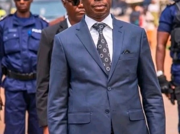 Kasaï-Oriental : accusé de détournement, le Gouverneur Jean-Paul Mbwebwa déchu de ses fonctions   