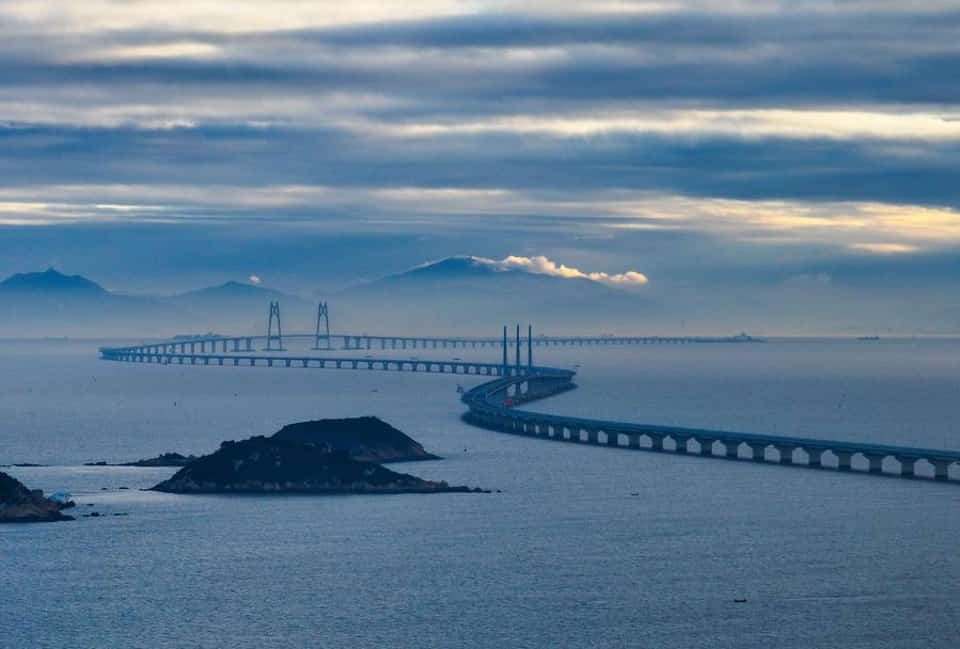 Une vue du pont jetés sur la rivière de Parles à Guangdong