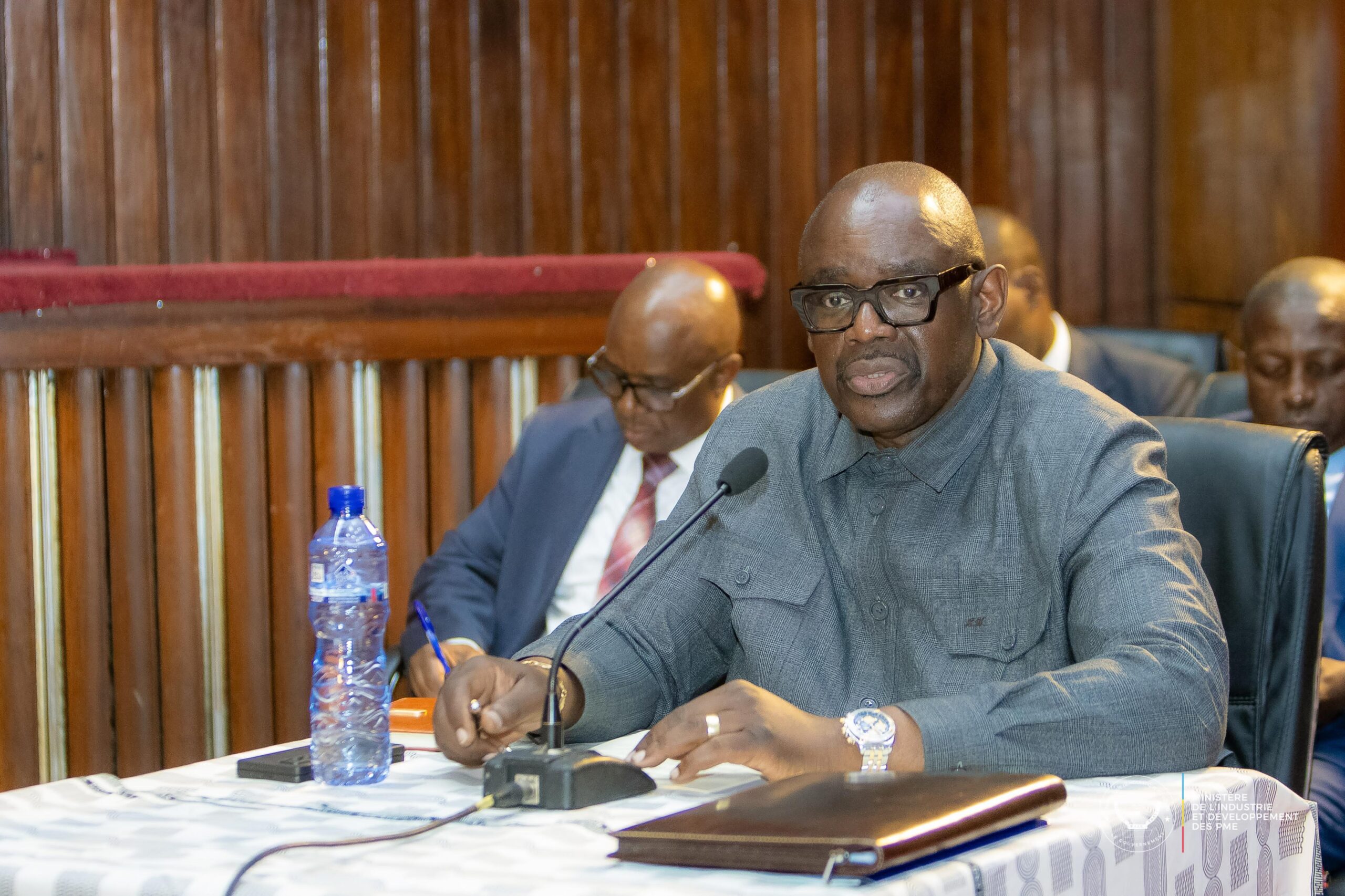 Leadership confirmé dans le secteur industriel et des PME, Louis Watum Kabamba : un passage de redevabilité étincelant à l’Assemblée Nationale !
