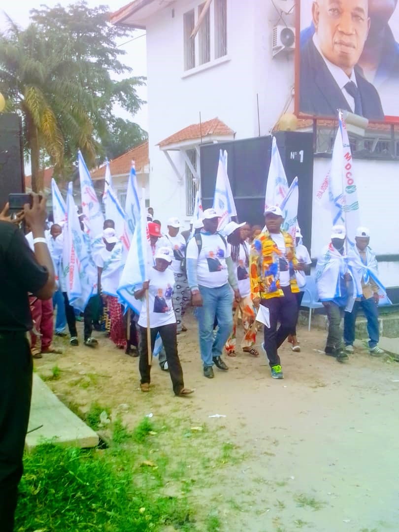 Tout en saluant la victoire diplomatique de Félix Tshisekedi, Kinshasa : le MDCO de Gabriel Mokia organise une marche de soutien à l’accord de paix de Washington