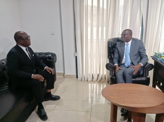 Echanges intenses avec Victor Kitenge autour des infrastructures aéroportuaires, RVA S.A : Tryphon Kin-kiey Mulumba affirme son engagement pour des solutions durables aux défis majeurs du Sankuru !