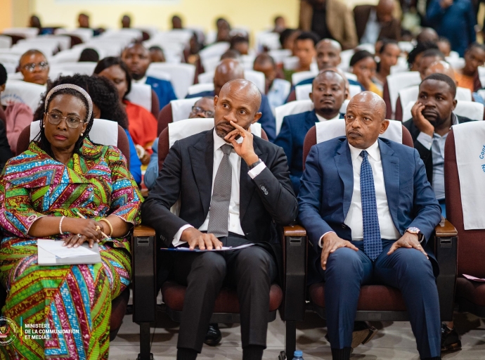 Patrick Muyaya regrette et exprime la solidarité nationale, RDC : le Gouvernement rend un vibrant hommage aux victimes du massacre de Gatumba !