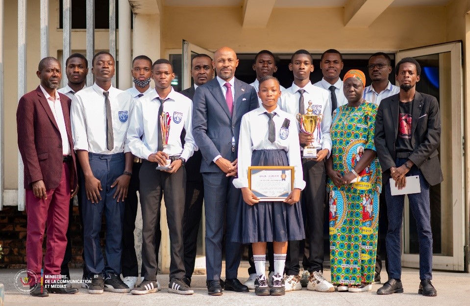 Honorant les vainqueurs d’un tournoi des génies en herbe, Education : Patrick Muyaya encourage les élèves à développer l’esprit de la lecture