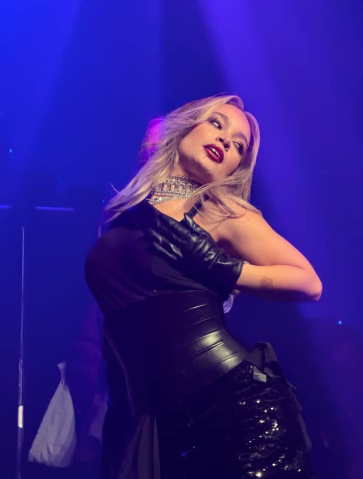 Sur scène vendredi dernier à Madeleine de Bruxelles : Solina joue et gagne son premier spectacle en Europe