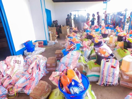 Kalemie : Guy Kabombo au chevet des blessés de guerre au camp Marin