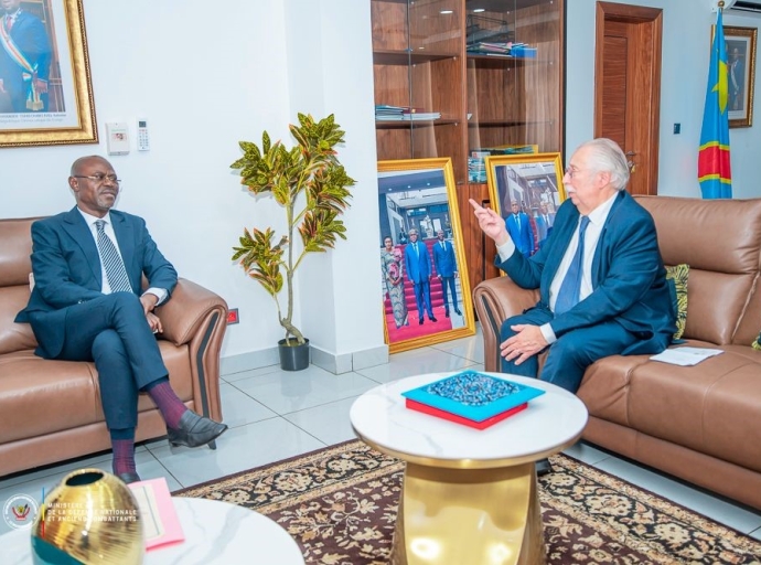 Coopération RDC-Belgique : échange de renforcement de solidarité entre le VPM Guy Kabombo et André Flahaut