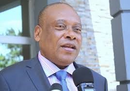 Dialogue : une demande assortie de conditions